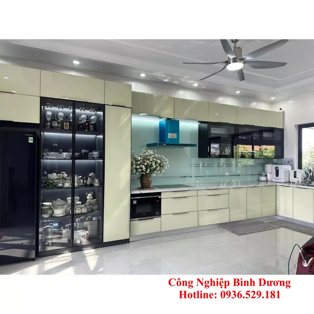 giá tủ bếp nhôm kính