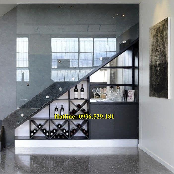 Tủ gầm cầu thang nhôm kính